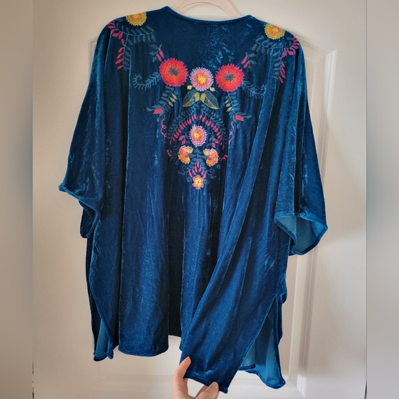Umgee Velvet Embroidered Open Cardigan / Kimono - Picture 2 of 5
